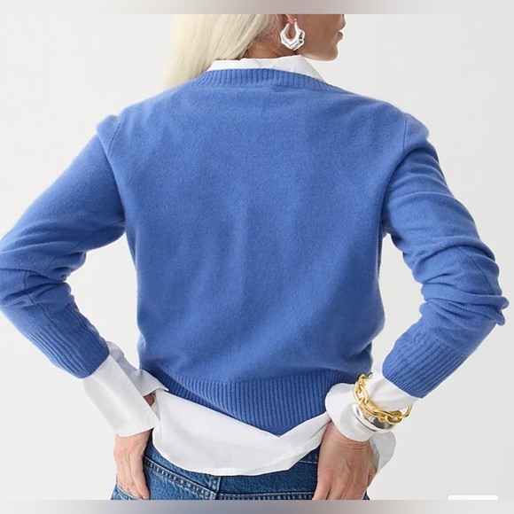 NEW J Crew Cashmere shrunken V-neck sweater - Picture 3 of 9